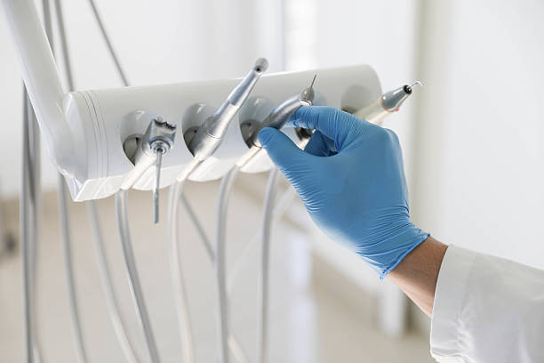 Professional Emergency Dentist technician working in Santo Domingo Pueblo, NM